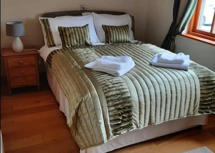 The House Nyaraló *