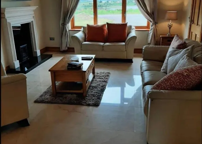 Nyaraló The House *